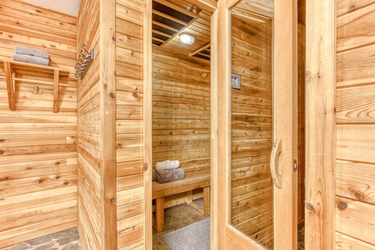 Great Blue Lodge - Spacious Ski Lodge, Hot Tub, Sauna, Game Room & More 加文门特营 外观 照片