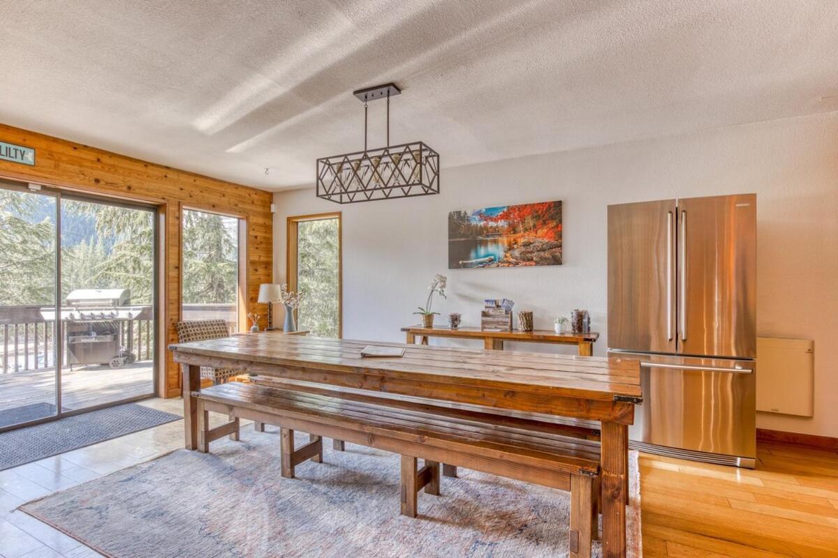 Great Blue Lodge - Spacious Ski Lodge, Hot Tub, Sauna, Game Room & More 加文门特营 外观 照片