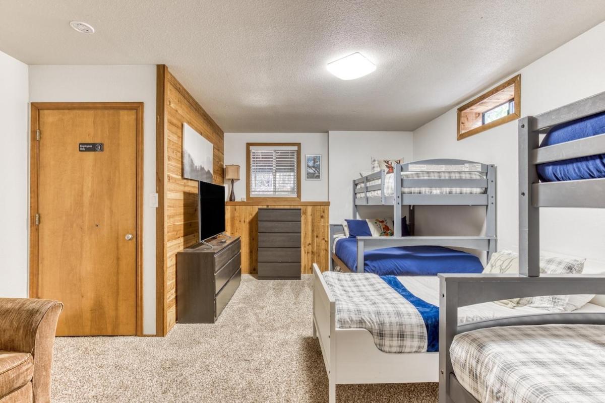Great Blue Lodge - Spacious Ski Lodge, Hot Tub, Sauna, Game Room & More 加文门特营 外观 照片