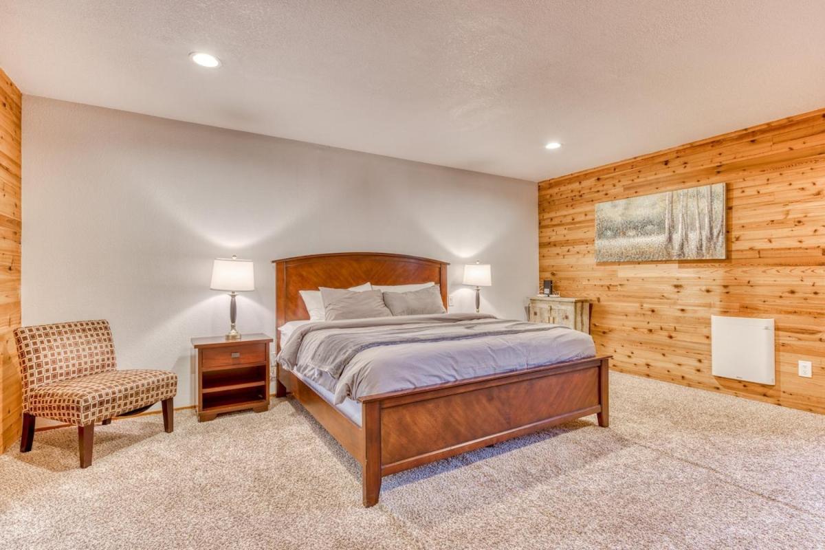 Great Blue Lodge - Spacious Ski Lodge, Hot Tub, Sauna, Game Room & More 加文门特营 外观 照片